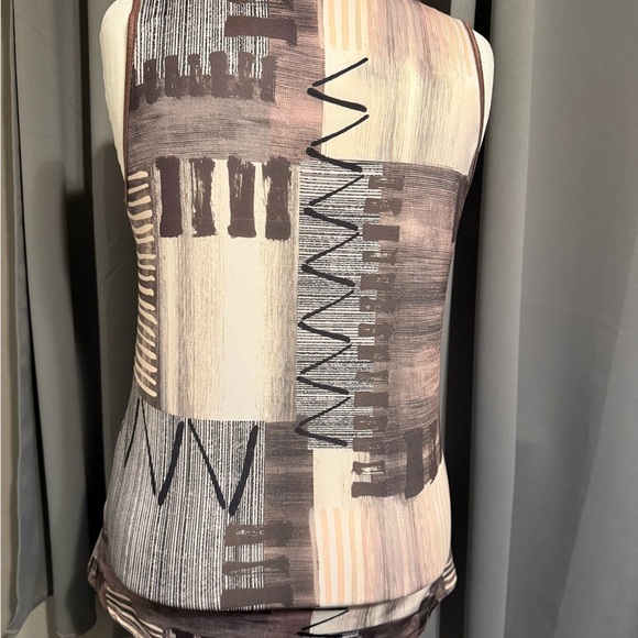 Women’s Abstract Print Sleeveless Blouse XL - Picture 3 of 5